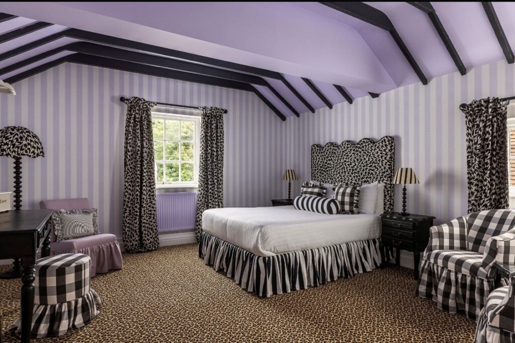 rooms at Whitehart Hotel