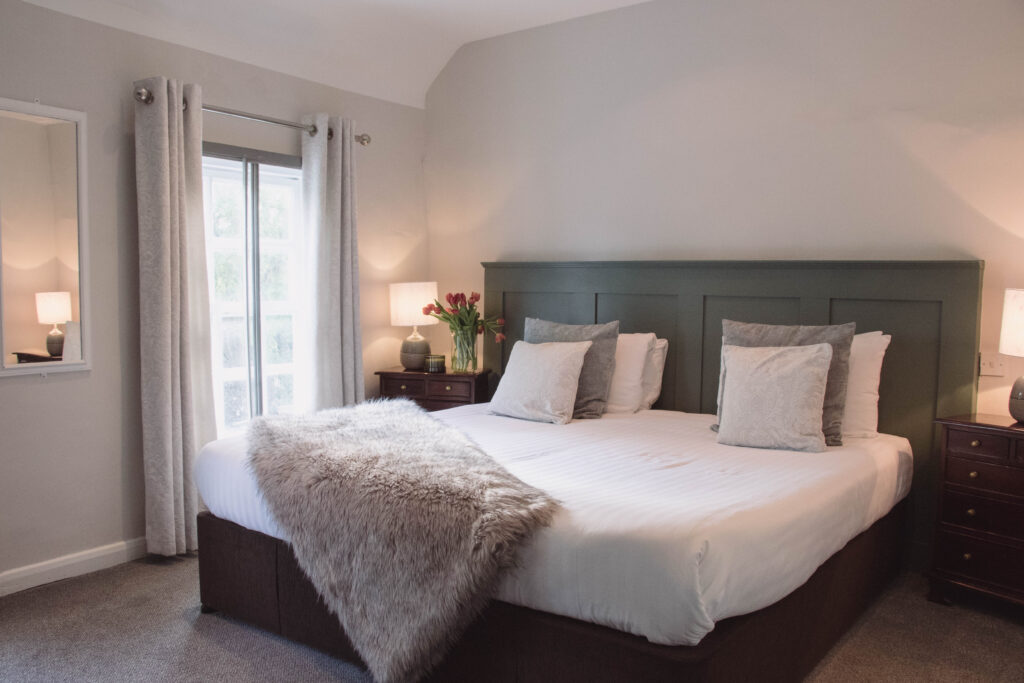 Whitehart Hotel Room